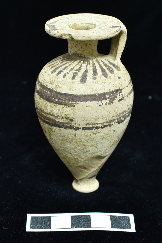 Piriform aryballos w primary decoration at Max D: